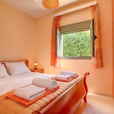 فيلة Trapezaki Secret Garden ترابيزاكي
