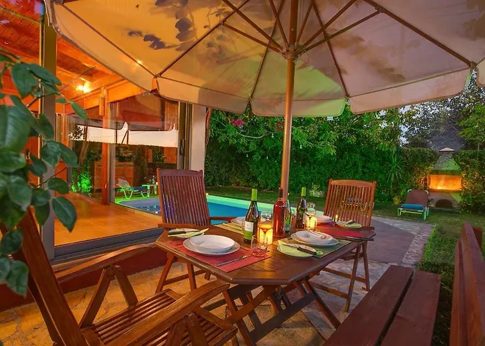 Villa Trapezaki Secret Garden *
